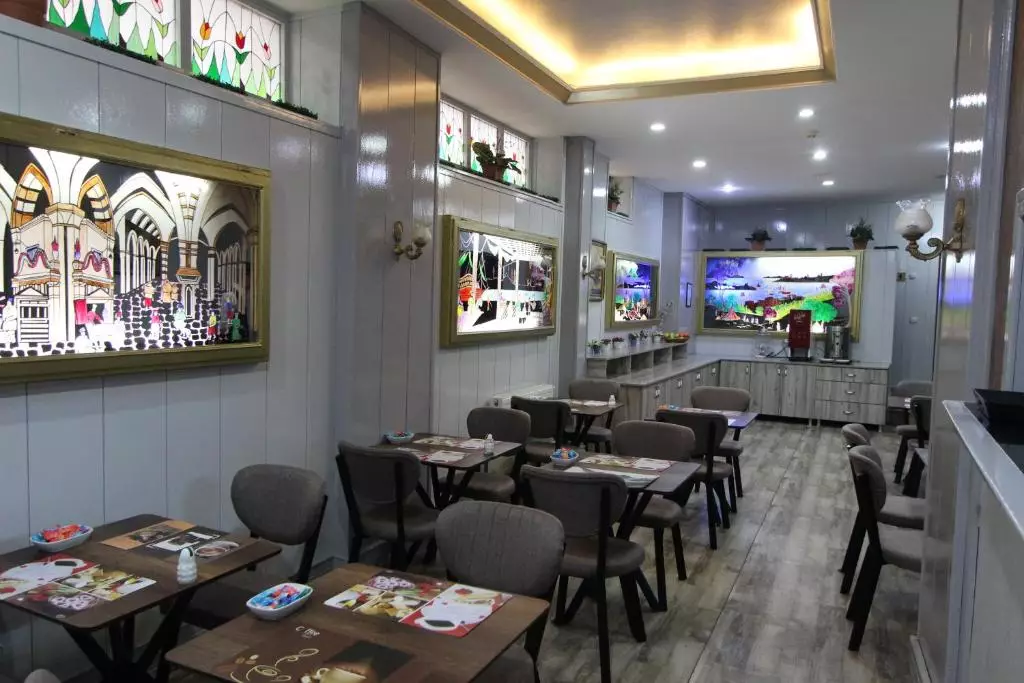 رستوران kaya madrid hotel